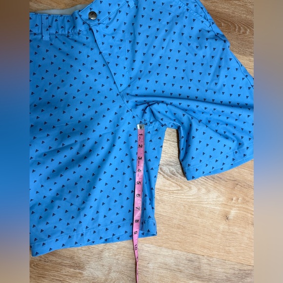 Adidas Golf Ultimate 365 Lightweight Flex Waist All Over Print Shorts. 30 - Picture 4 of 4